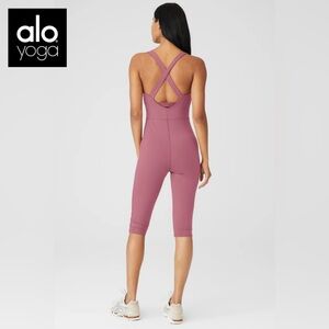 ✨BNWOT ALO Yoga Airbrush Physique Onesie Color: Mars Clay Size: XS